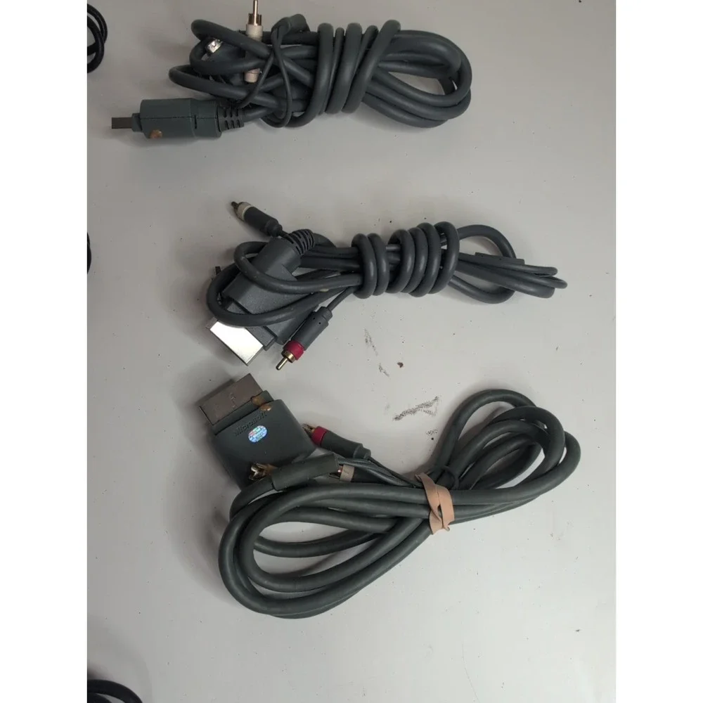 Mixed Lot Of 7 Xbox 360 Composite AV Cable RCA And VGA Cables Black And Gray